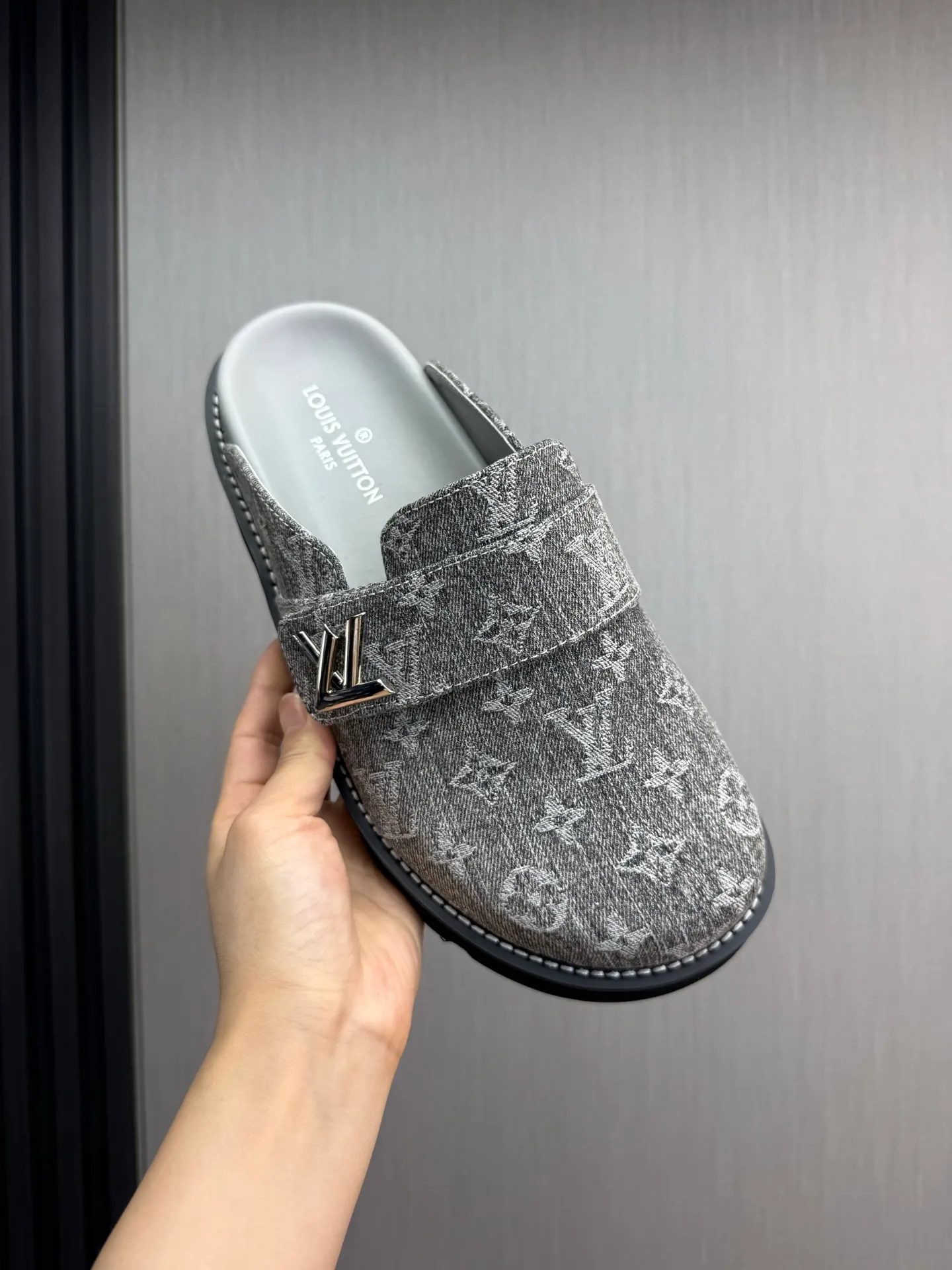 Men's shoes 💰420💰 Lv. hot selling men's slippers 🔥 🩴Official website one to one production 38-45 sizes 45 46 🉑️Customized!